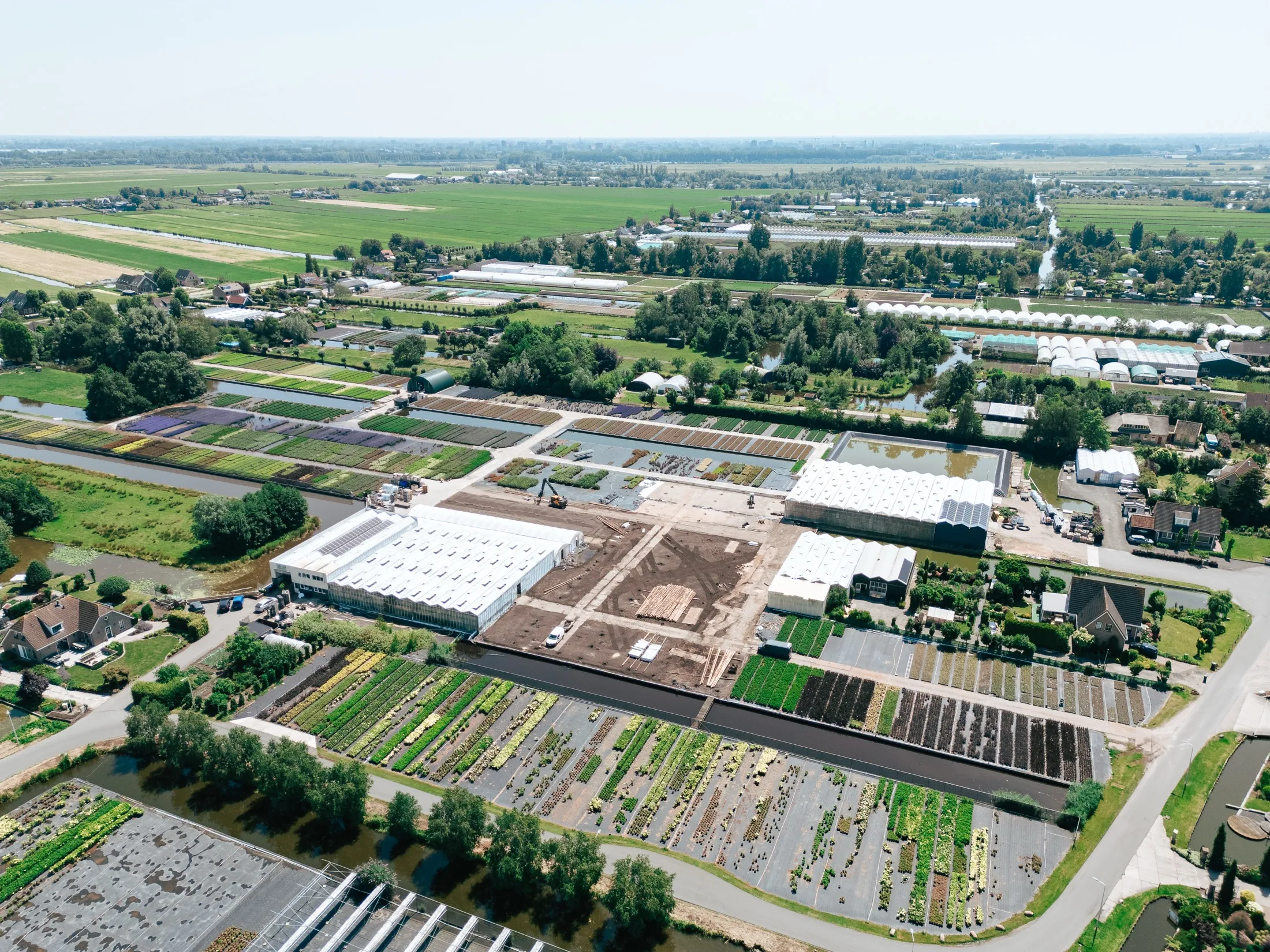 Dronebeeld van de kwekerij van Stolwijk Plants in Greenport Boskoop